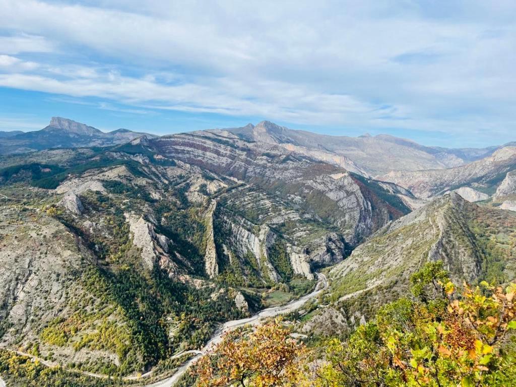 Les Glycines, Charmant Studio Au Calme Dans Batisse De Maitre Proche Du Centre Ville Parking Gratuit Digne-les-Bains Εξωτερικό φωτογραφία